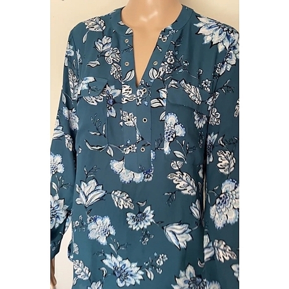 [A.N.A.] Floral Top Size XLP - Picture 3 of 7